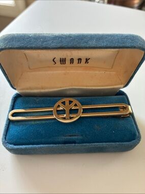 Vintage 60-70s SWANK Gold-Tone Peace Sign Tie Clip